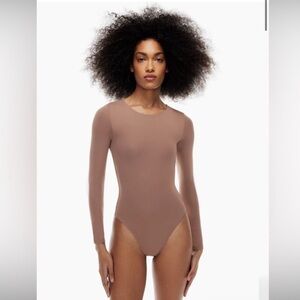 NWT Aritzia Babaton Contour Crew Bodysuit in Deep Taupe